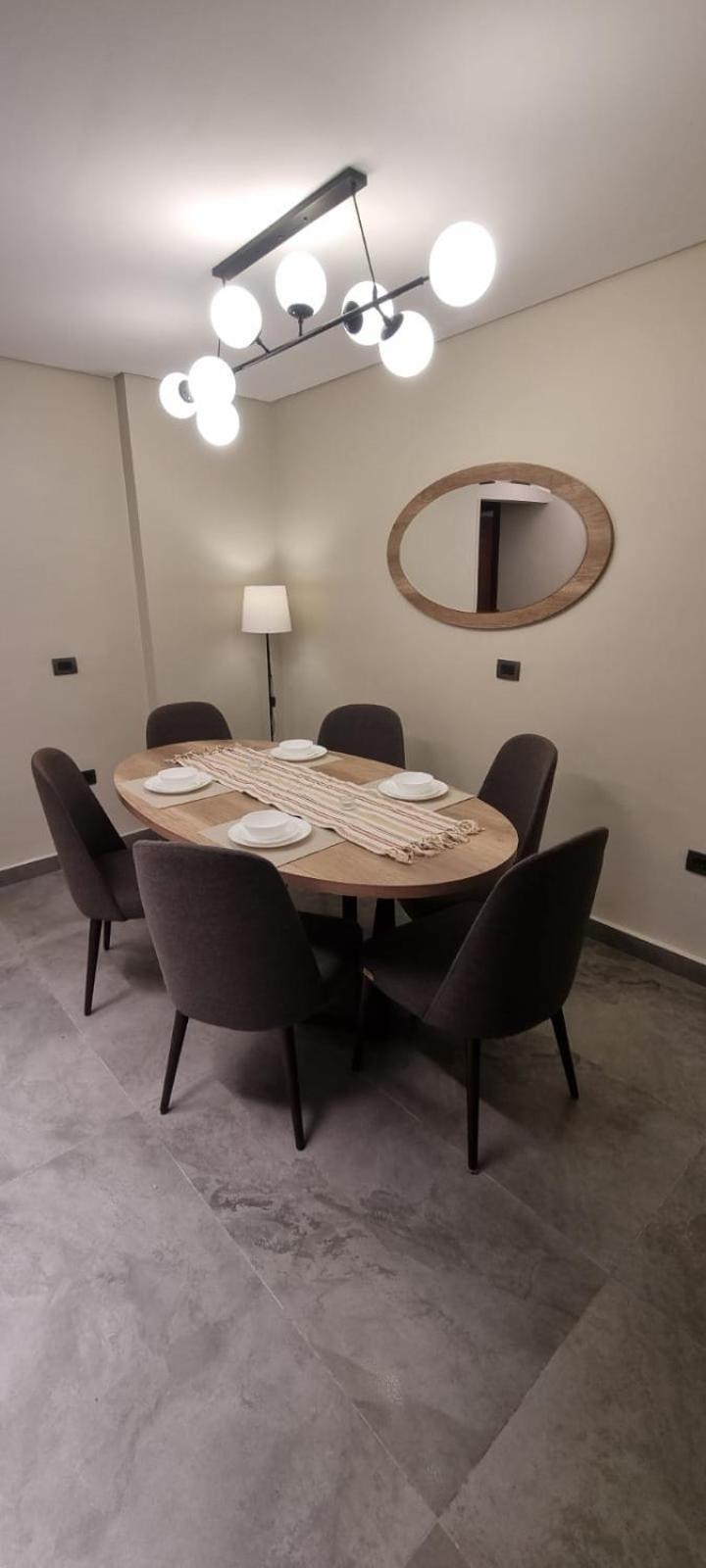 Luxury Apartment El Mohandessen カイロ エクステリア 写真
