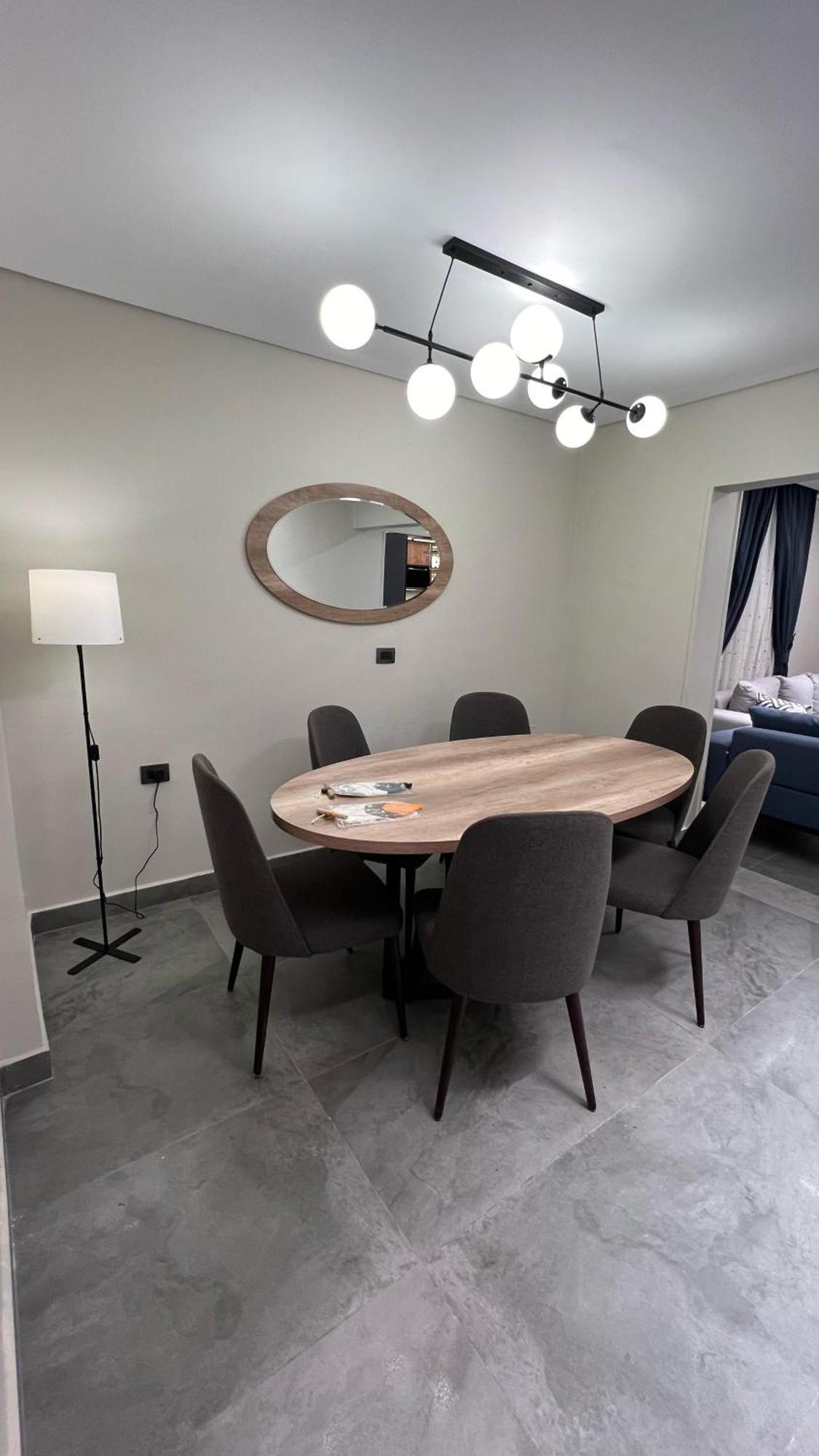 Luxury Apartment El Mohandessen カイロ エクステリア 写真
