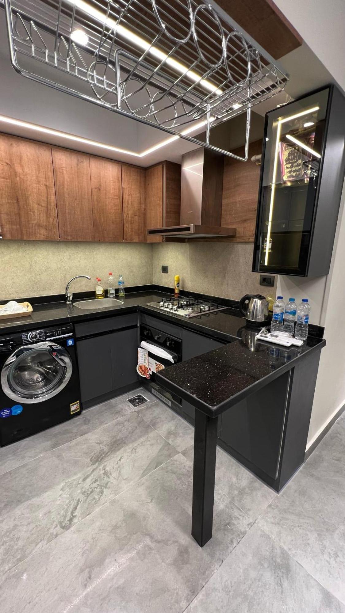 Luxury Apartment El Mohandessen カイロ エクステリア 写真